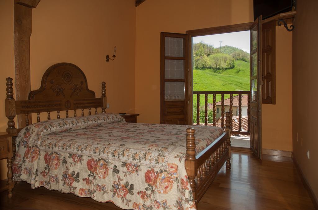 Posada Sobrevilla Espinama Eksteriør bilde